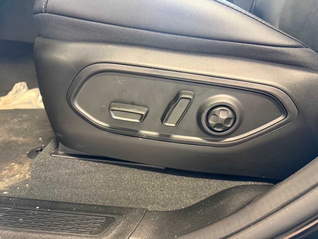 New 2026 Jeep Grand Cherokee Altitude AWD/4WD image 13