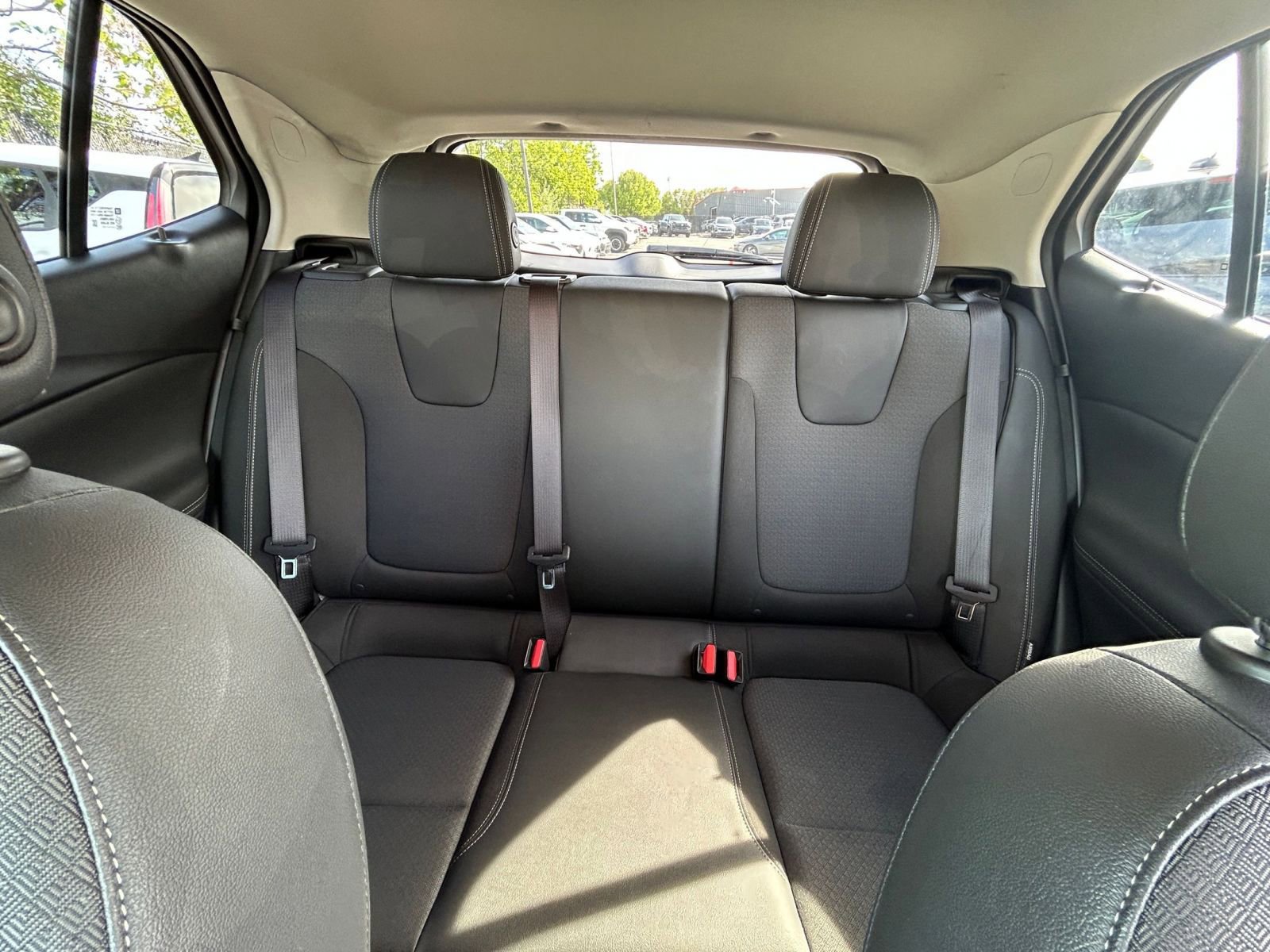 Used 2025 Buick Encore GX Preferred FWD image 33