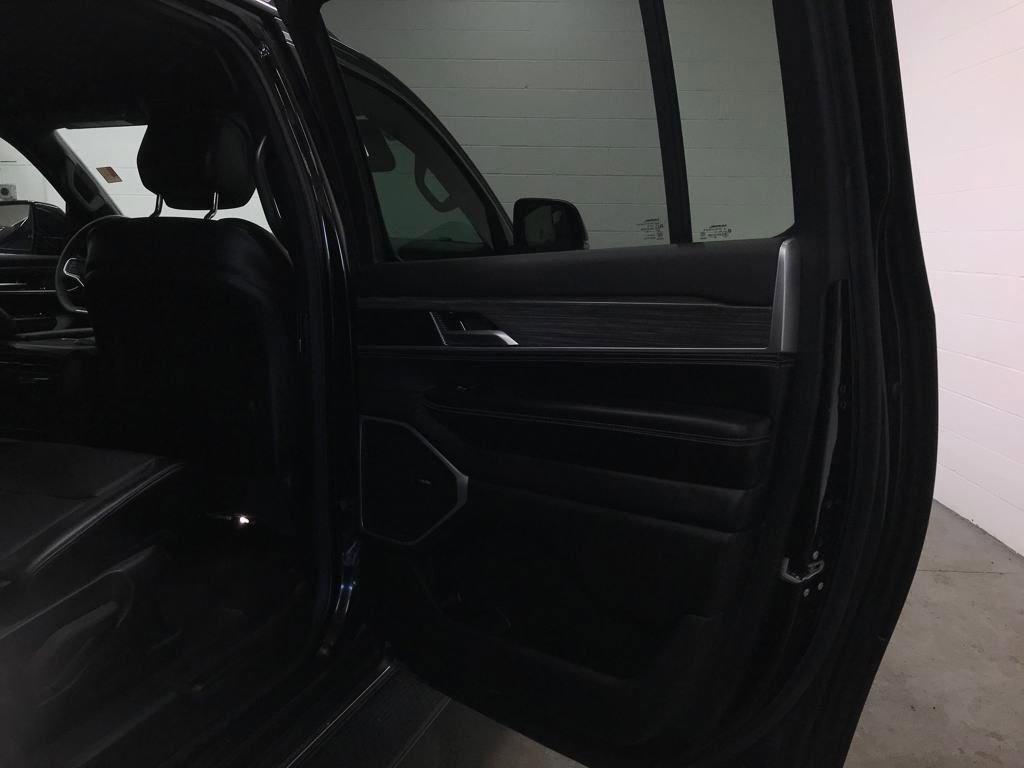 Used 2024 Jeep Wagoneer L Series II w/ Flexible Seating Group image 38