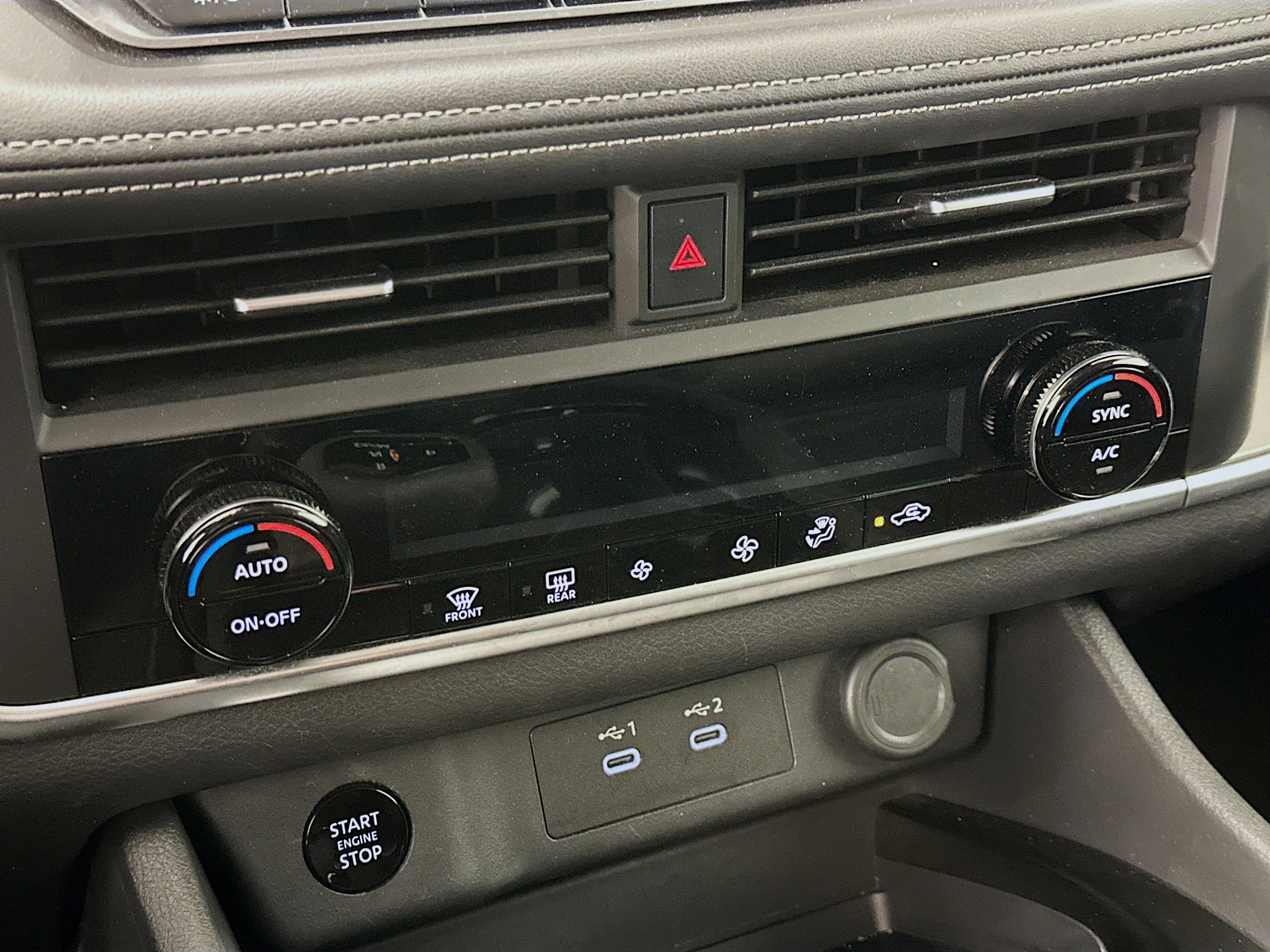 Used 2025 Nissan Rogue SV image 23