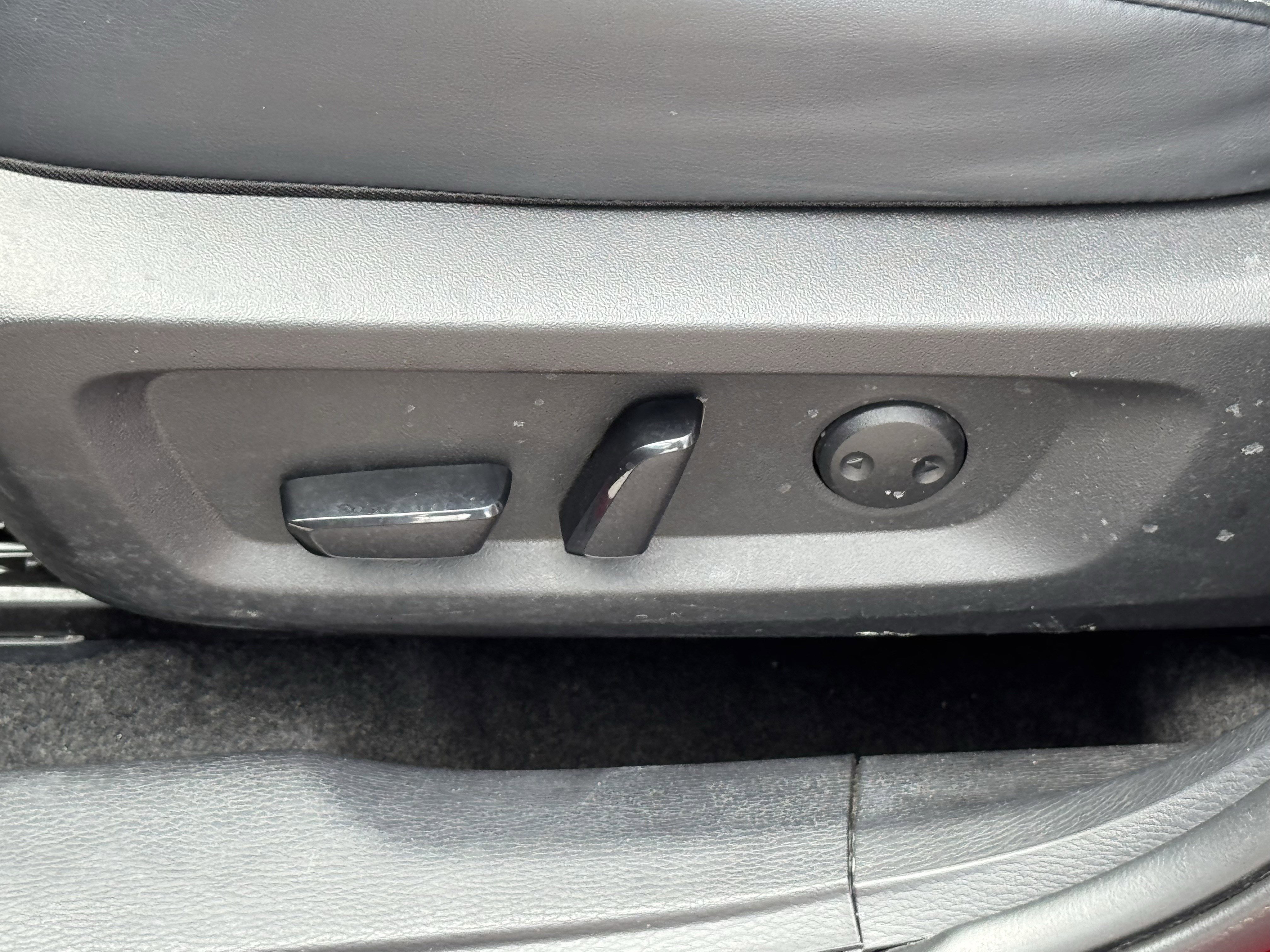 Used 2025 Mitsubishi Outlander SE FWD image 28