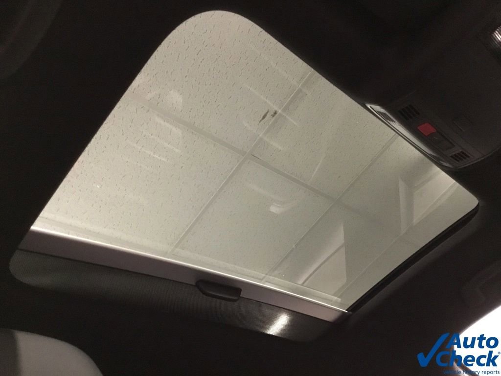 Used 2017 Volkswagen GTI SE image 38