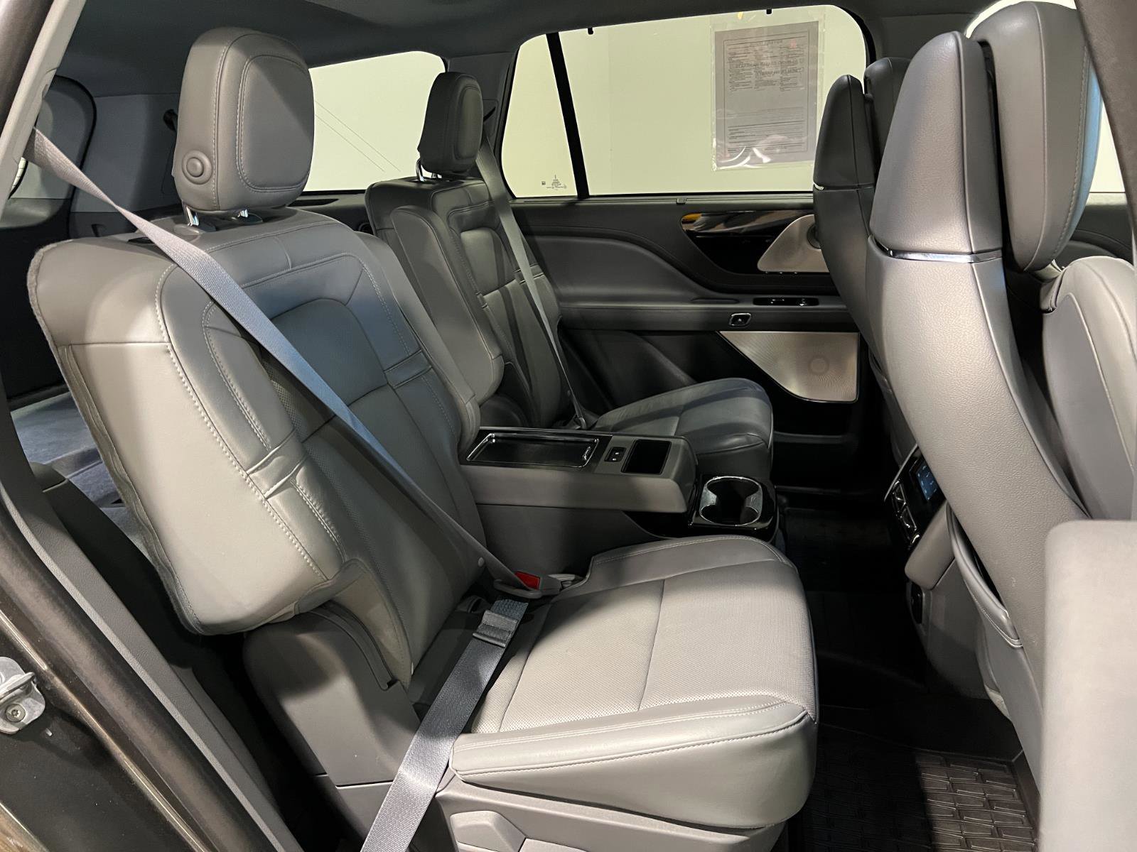 Used 2020 Lincoln Aviator Reserve w/ Equipment Group 202A image 38