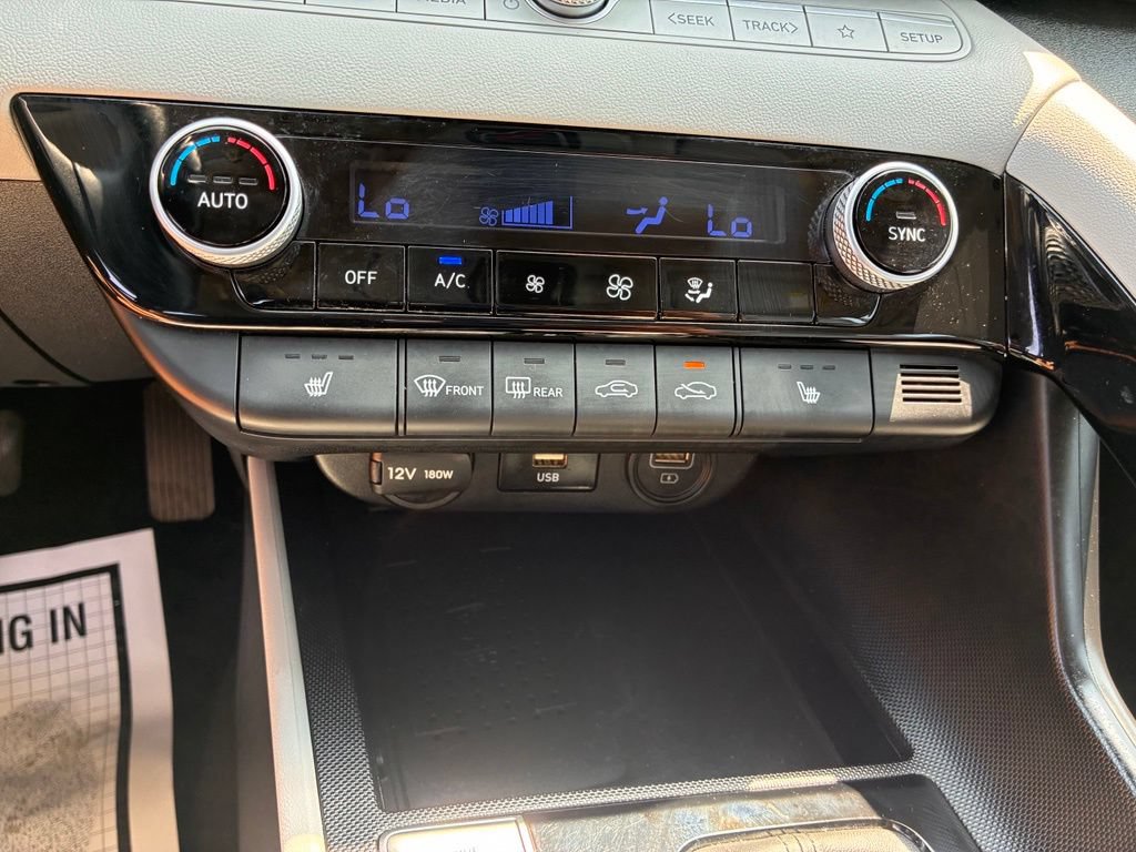 Used 2023 Hyundai Elantra Limited FWD image 27