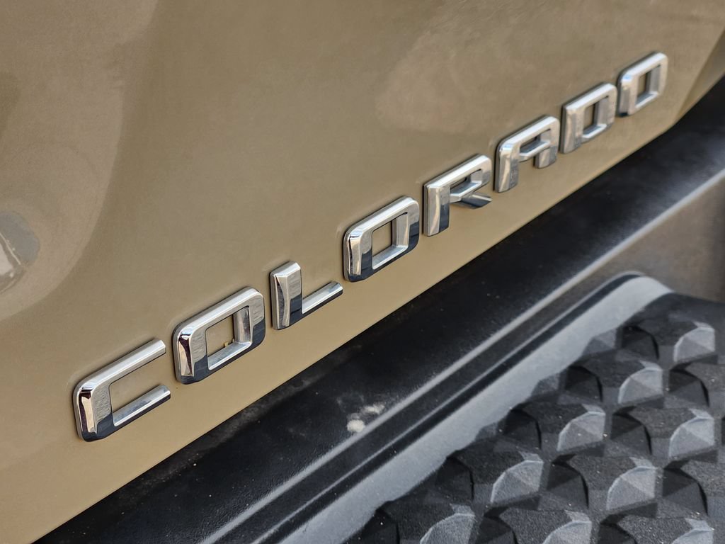 Used 2024 Chevrolet Colorado Trail Boss w/ Technology Package AWD/4WD image 12