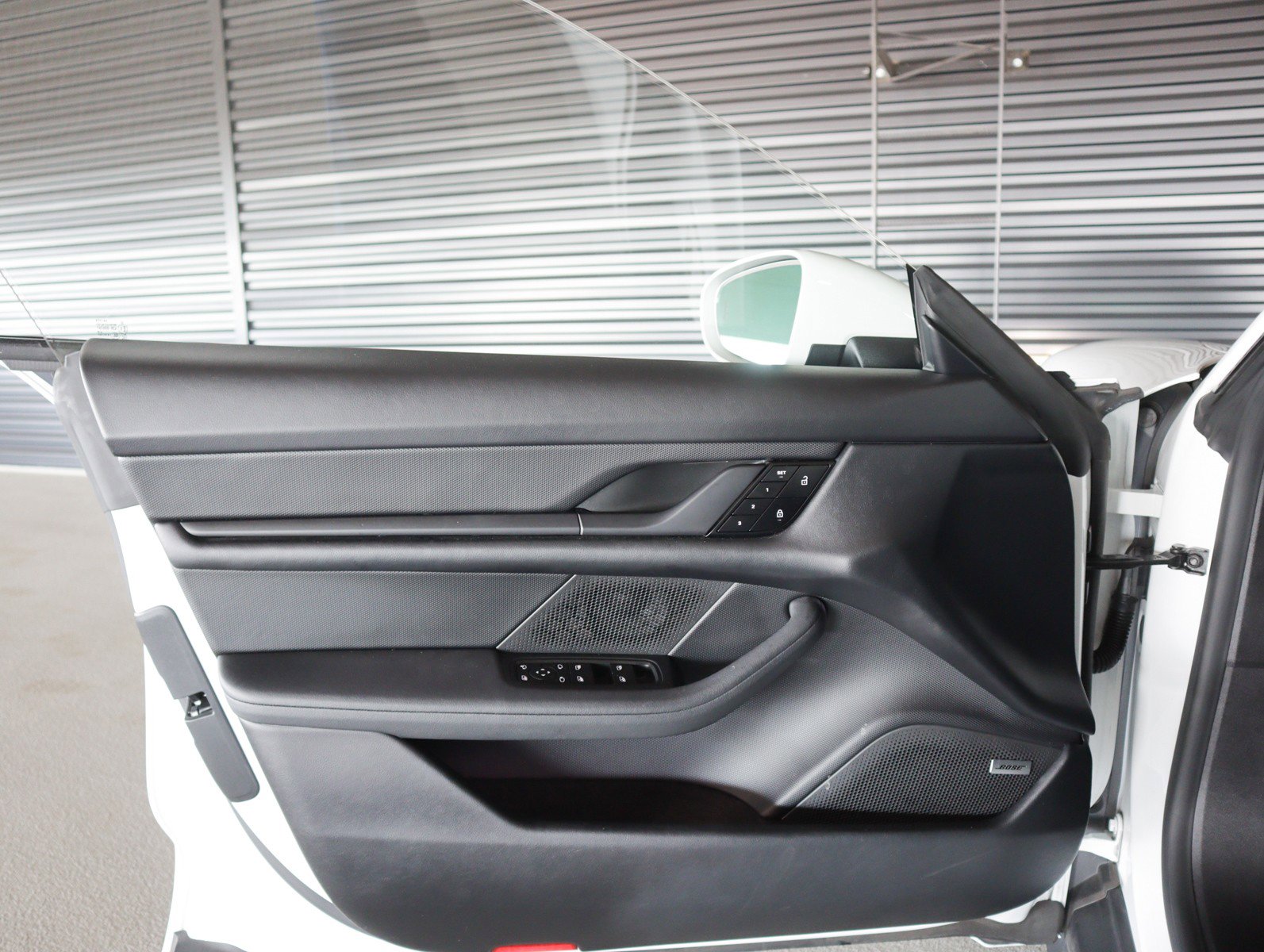 Used 2024 Porsche Taycan 4S image 23