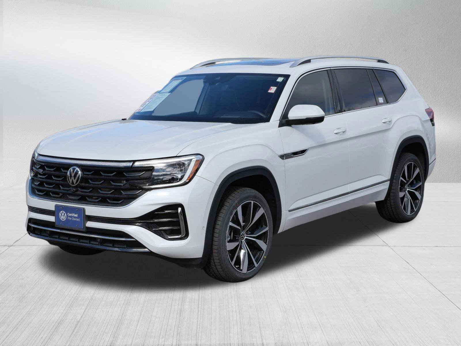 Certified 2024 Volkswagen Atlas SEL Premium R-Line image 3