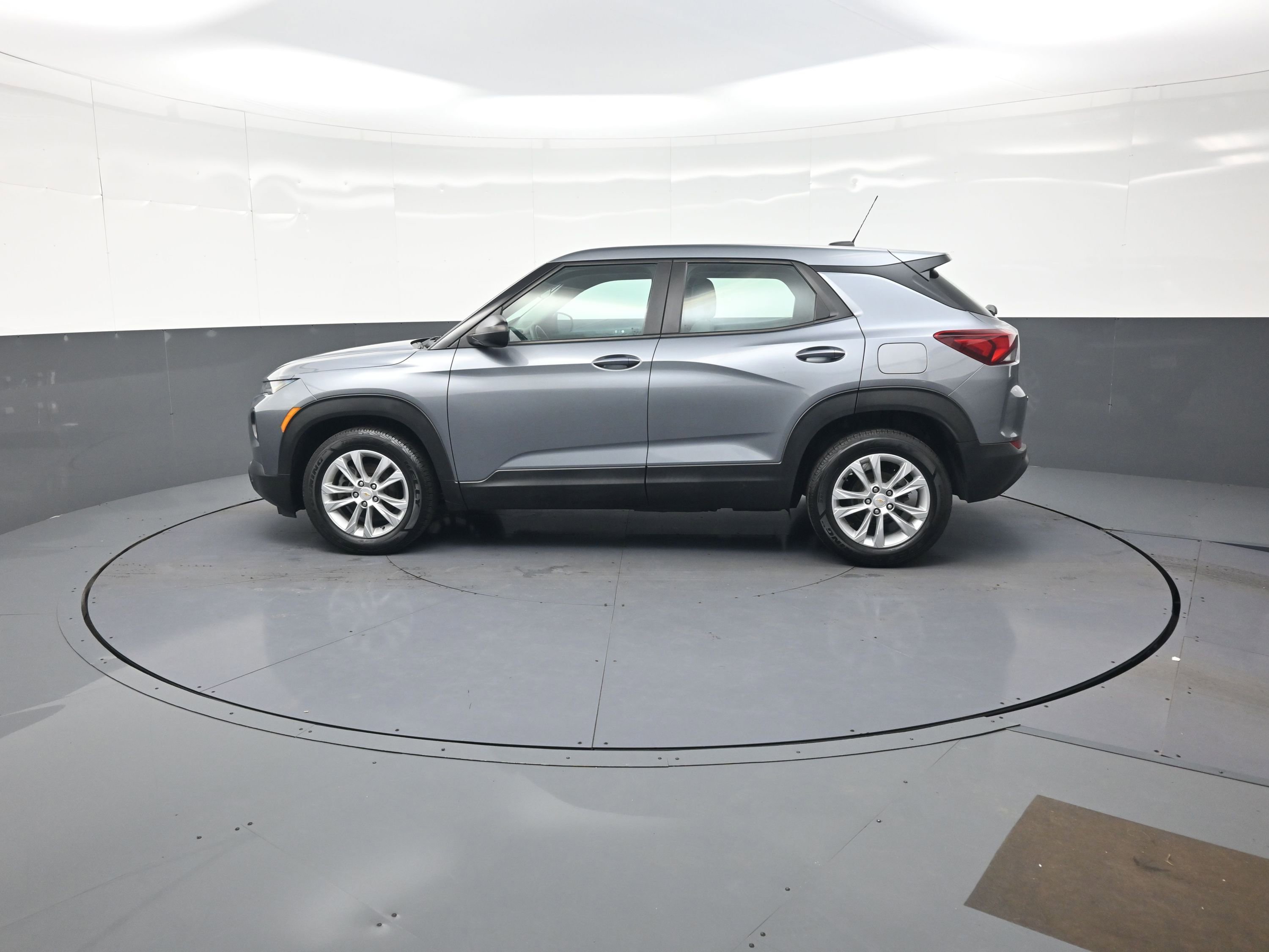 Used 2021 Chevrolet TrailBlazer LS FWD image 5