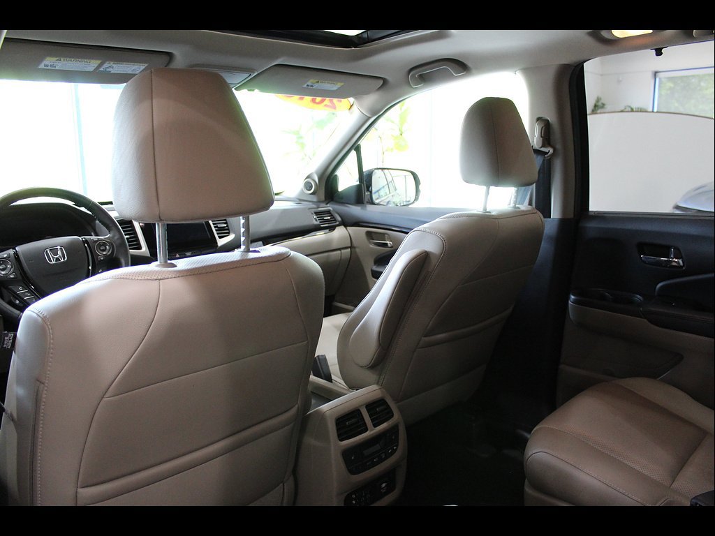 Used 2016 Honda Pilot Elite image 16
