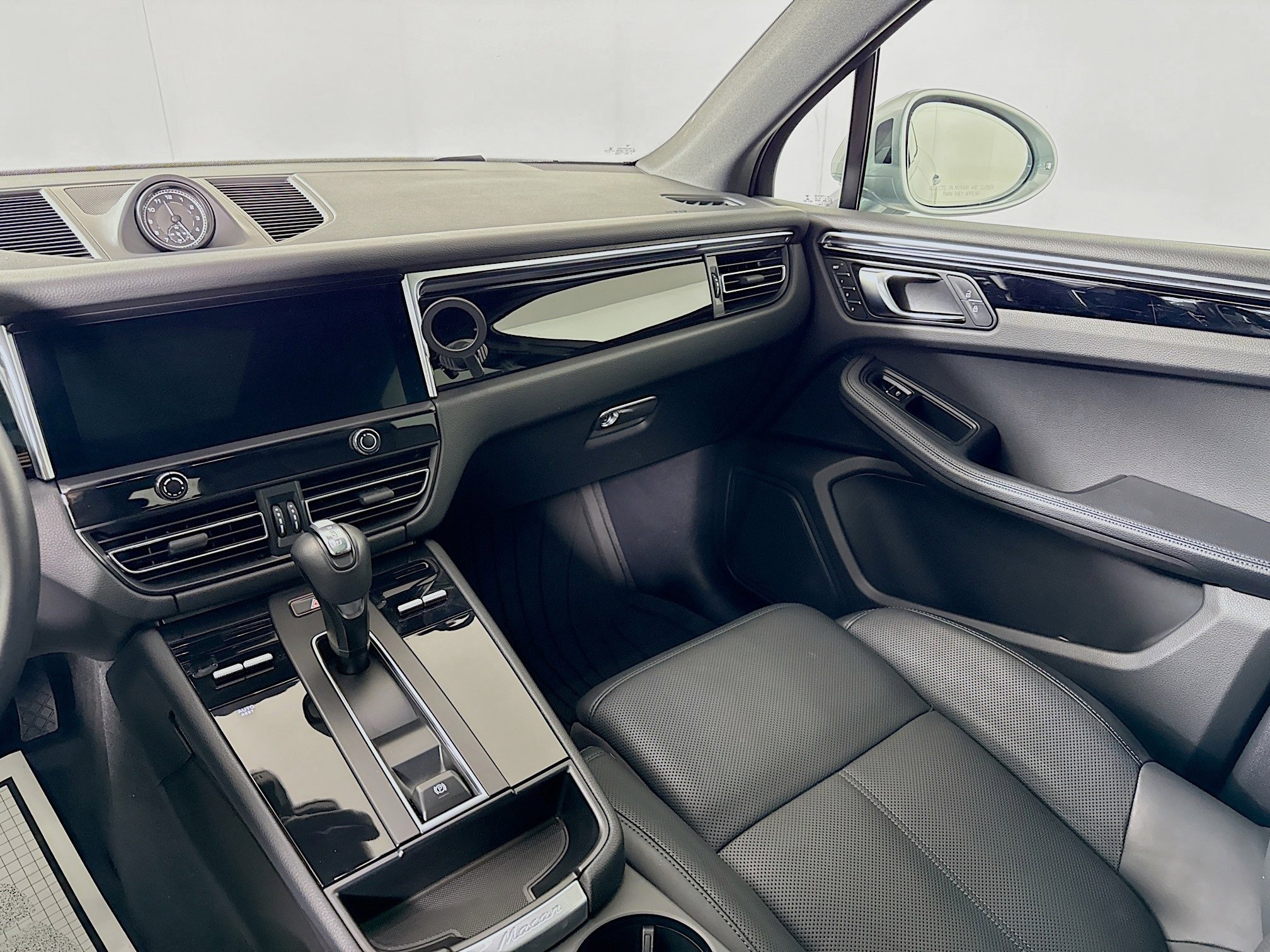 Used 2023 Porsche Macan S image 23