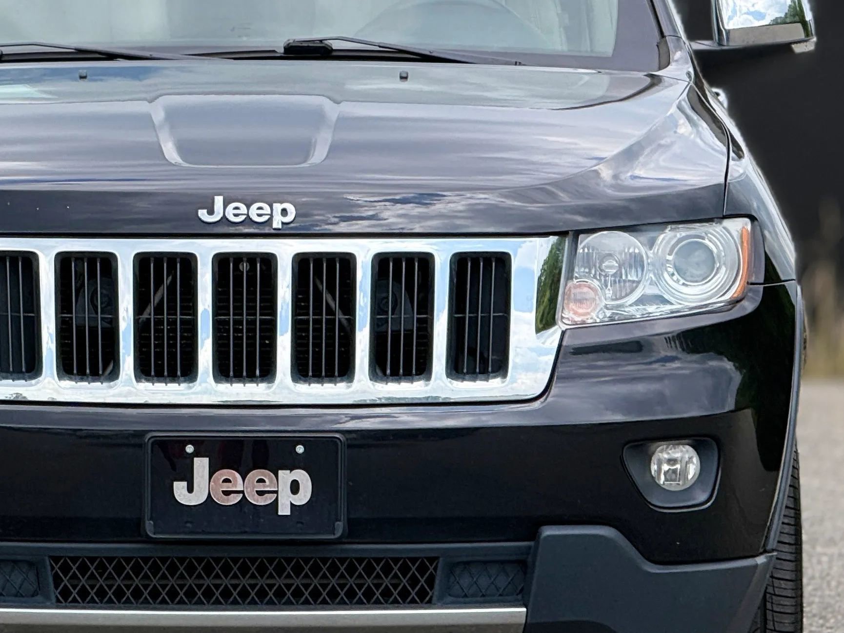 Used 2012 Jeep Grand Cherokee Limited AWD/4WD image 12