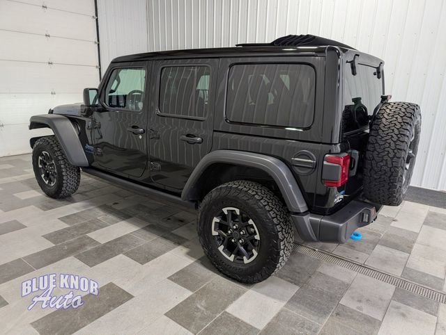 Used 2025 Jeep Wrangler Unlimited Rubicon 4xe w/ Convenience Group AWD/4WD image 2