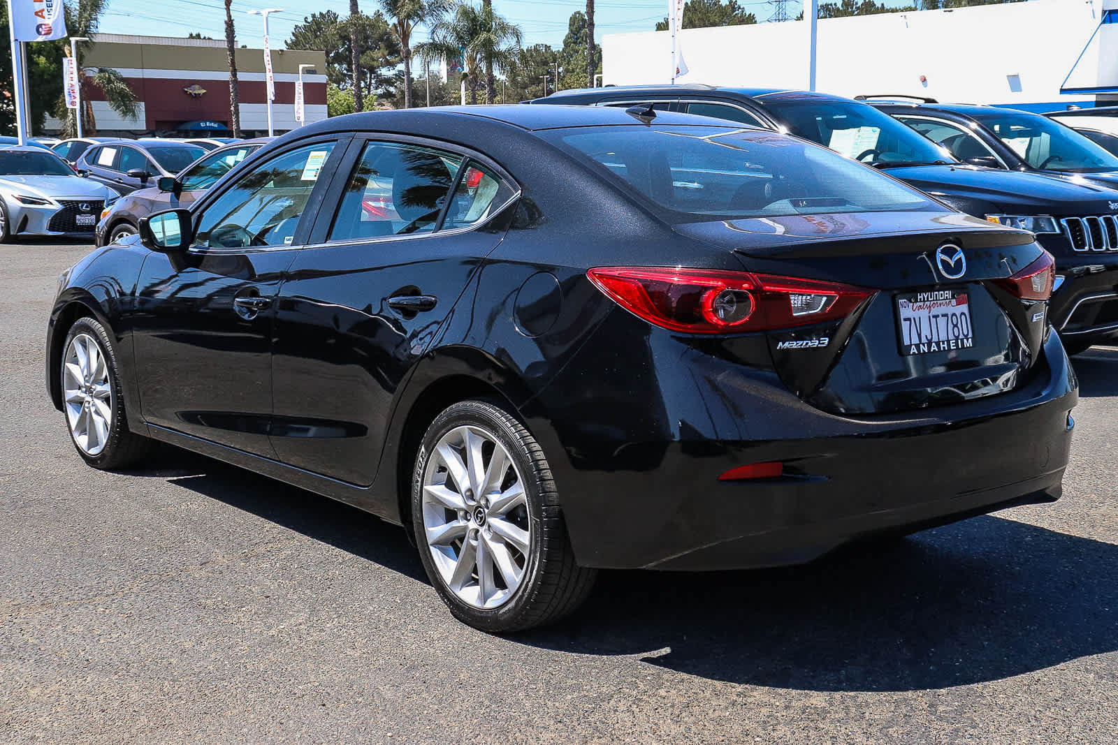 Used 2017 MAZDA MAZDA3 Grand Touring w/ Premium Equipment Package FWD image 9
