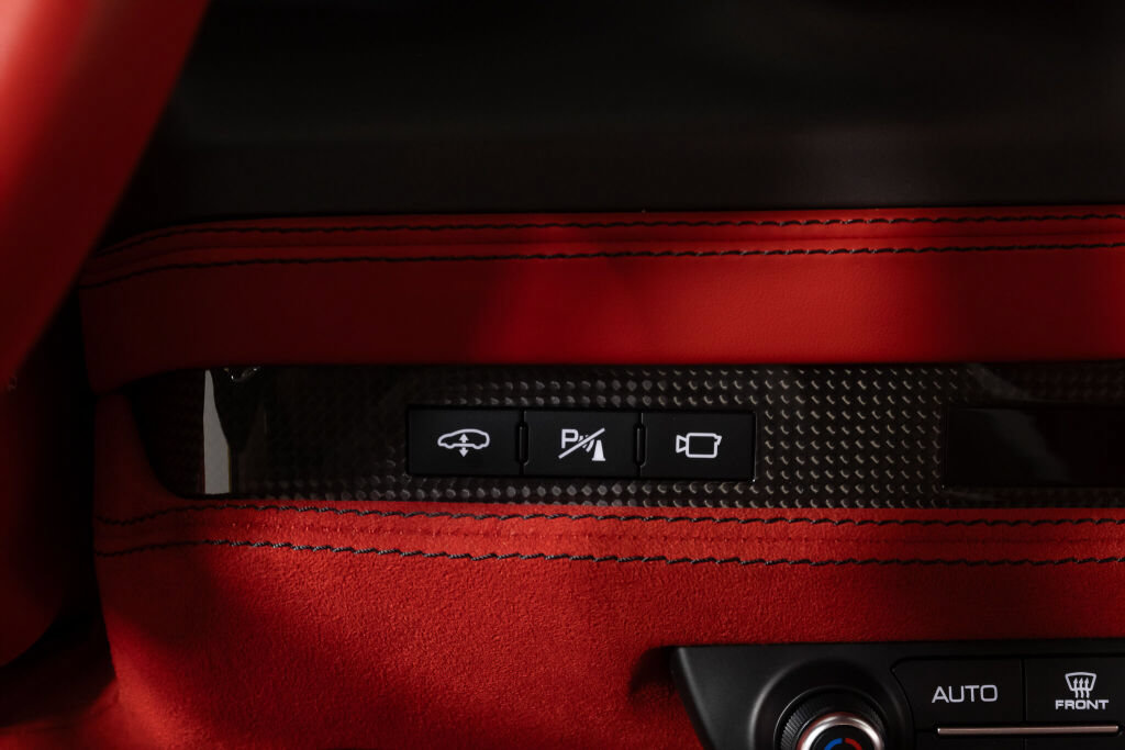 Used 2022 Ferrari F8 Tributo RWD image 38