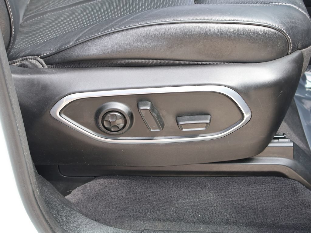 Used 2023 Jeep Wagoneer 4WD image 9