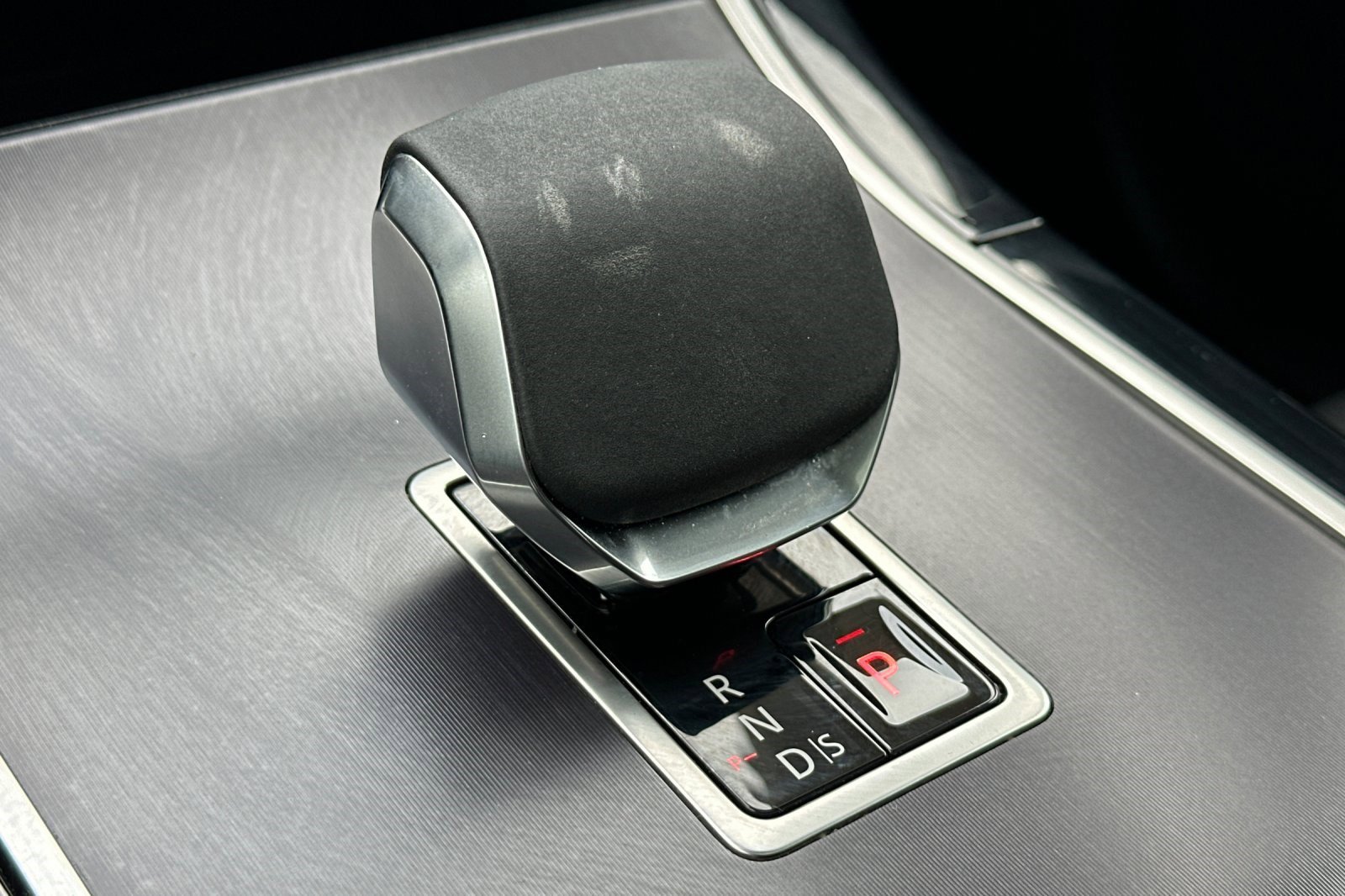 Used 2026 Land Rover Range Rover Velar Dynamic SE image 24