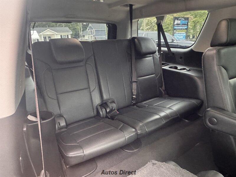 Used 2019 Chevrolet Suburban LT w/ Luxury Package RWD image 34