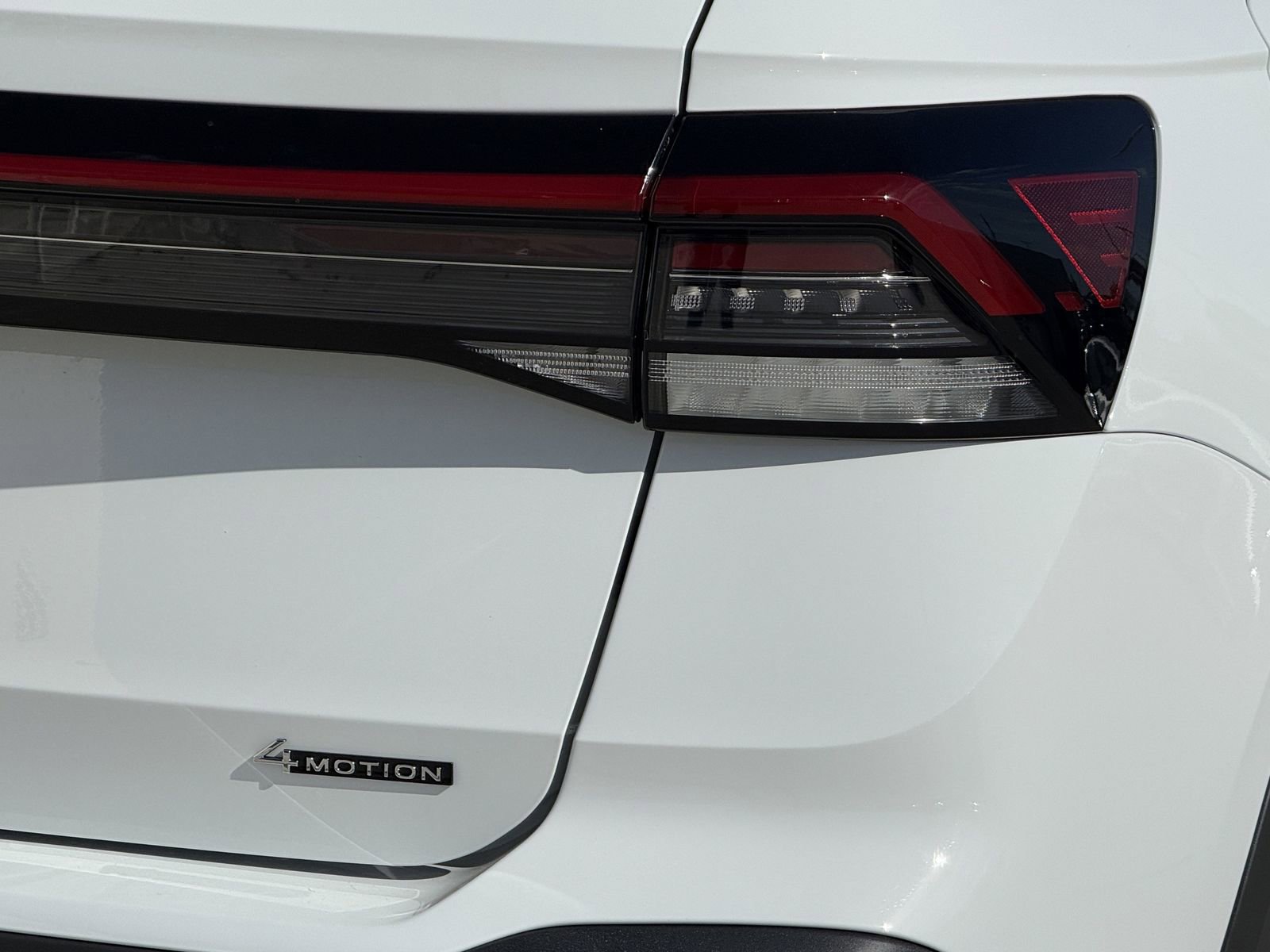 New 2026 Volkswagen Taos SEL image 7