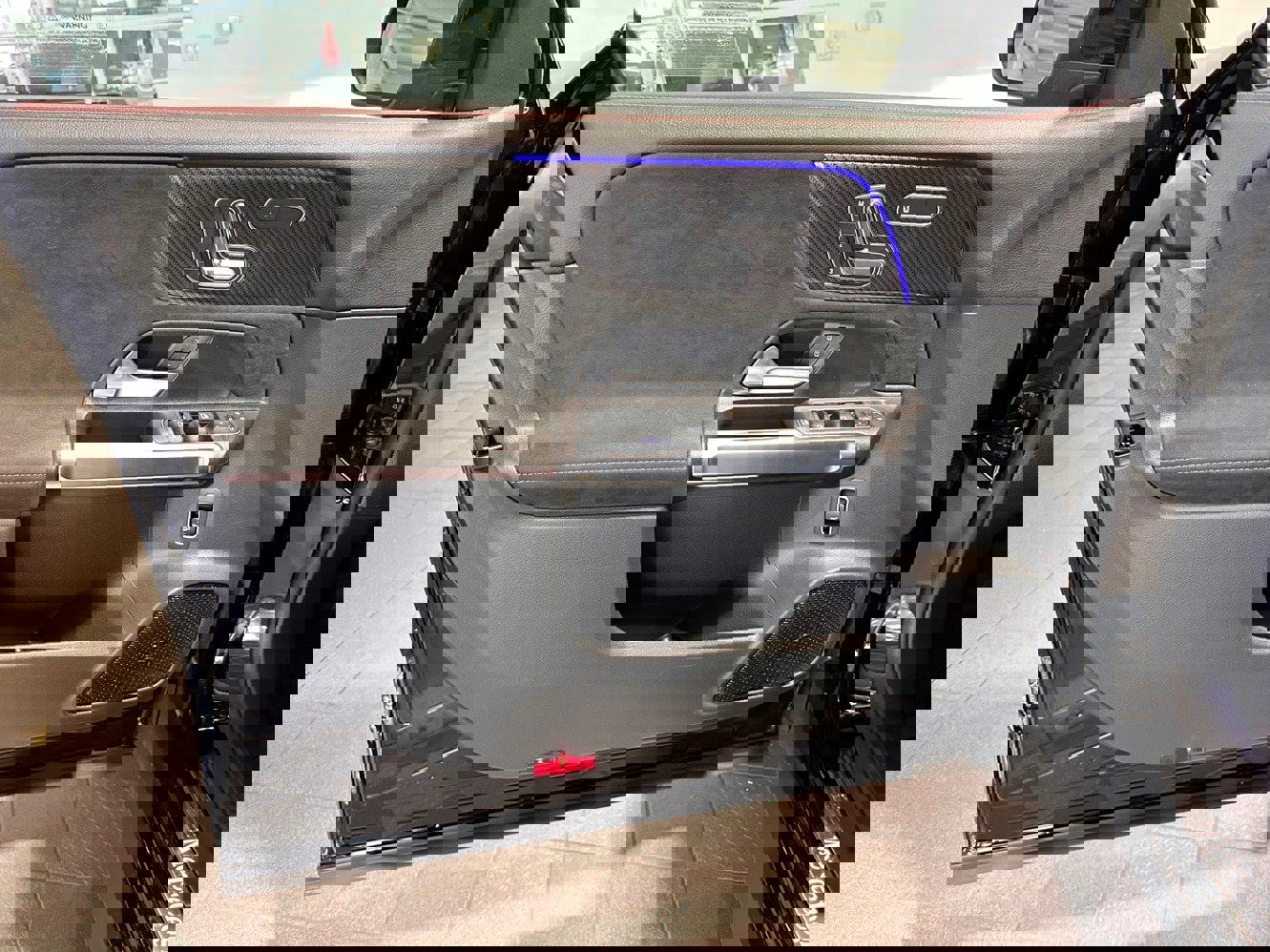 Used 2024 Mercedes-Benz GLB 250 4MATIC image 11