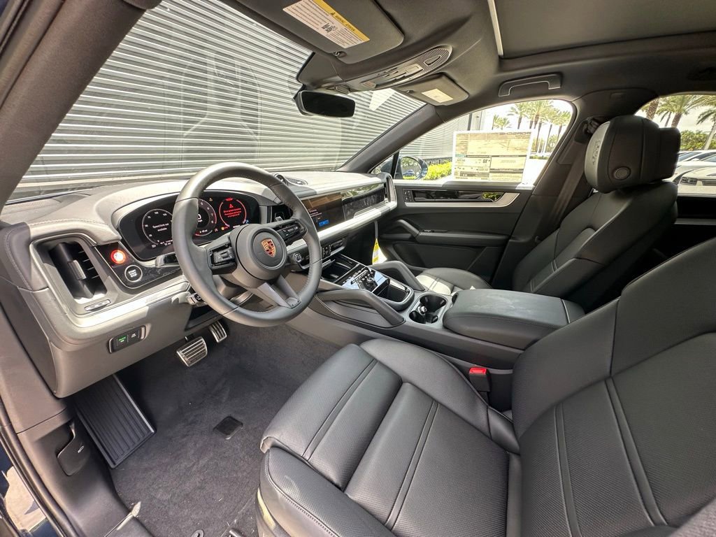 Used 2025 Porsche Cayenne S image 4