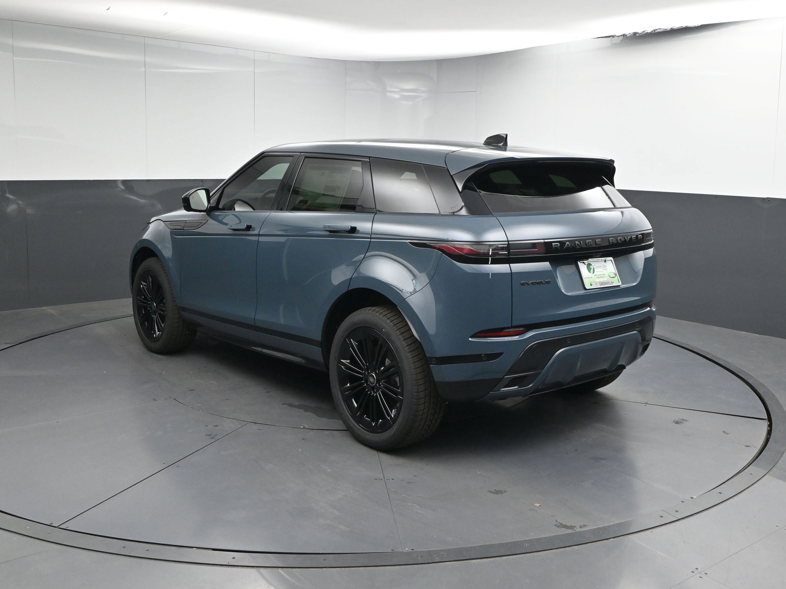 New 2026 Land Rover Range Rover Evoque Dynamic SE image 3