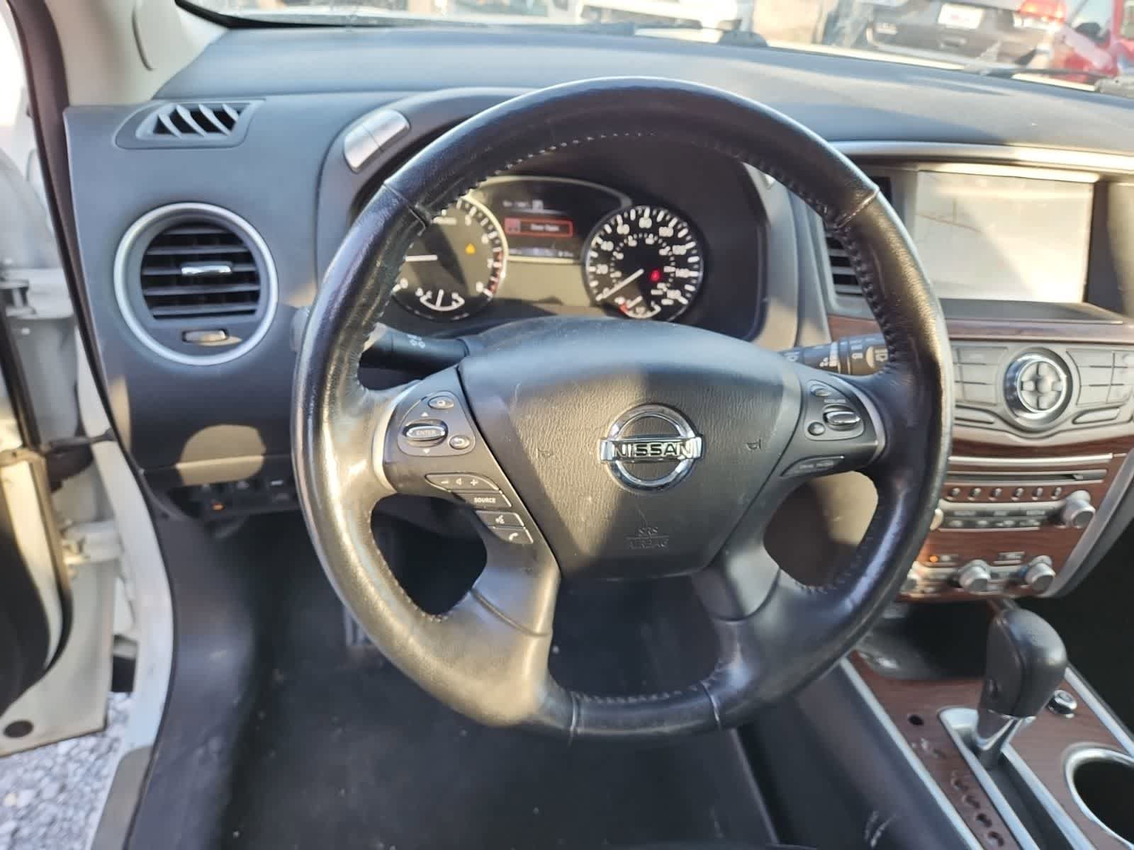 Used 2019 Nissan Pathfinder Platinum image 12