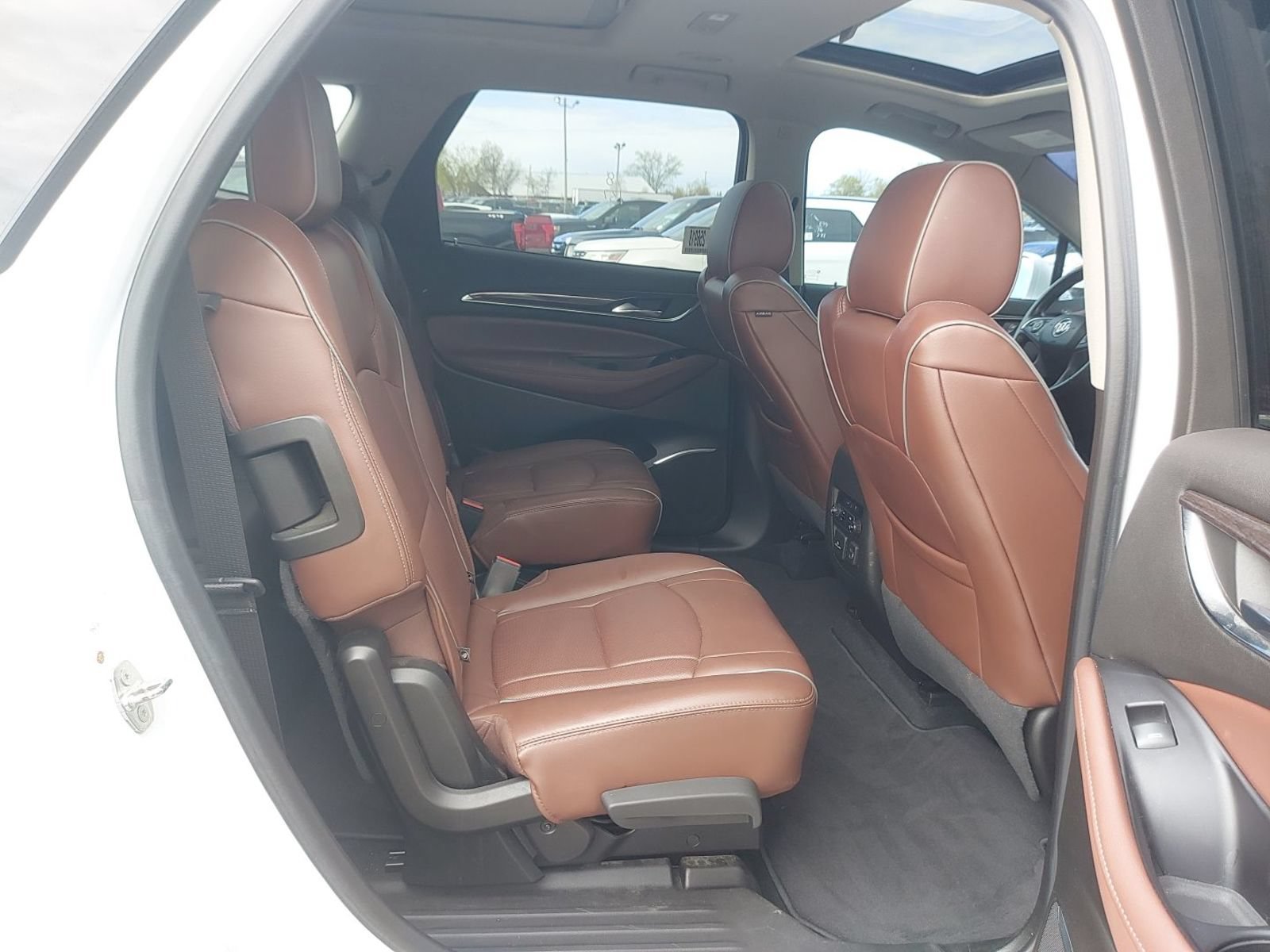 Used 2018 Buick Enclave Avenir w/ Avenir Technology Package AWD/4WD image 9