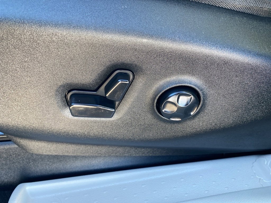 Used 2017 Chrysler Pacifica Touring-L image 26