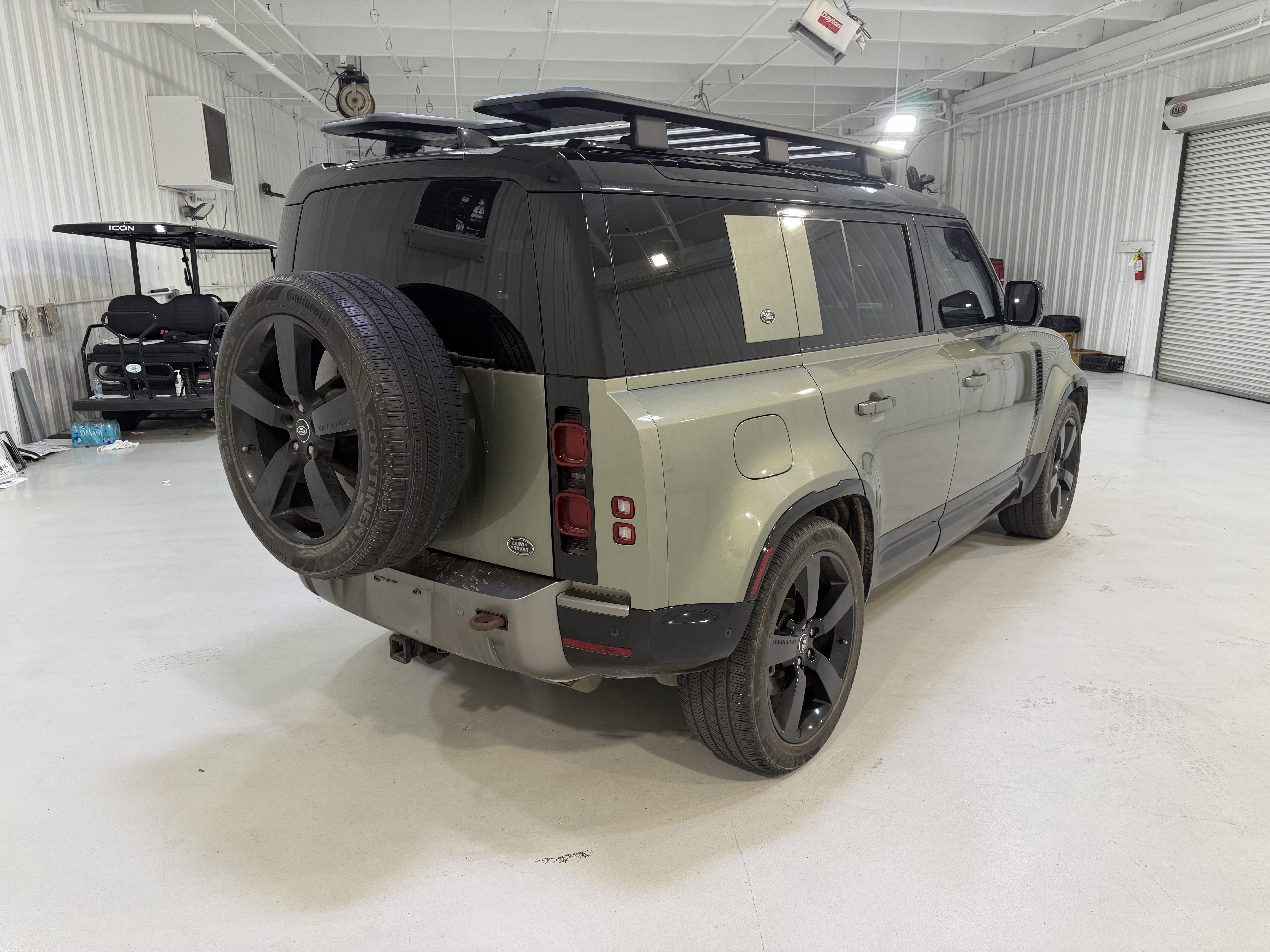 Used 2023 Land Rover Defender 110 X-Dynamic SE AWD/4WD image 5