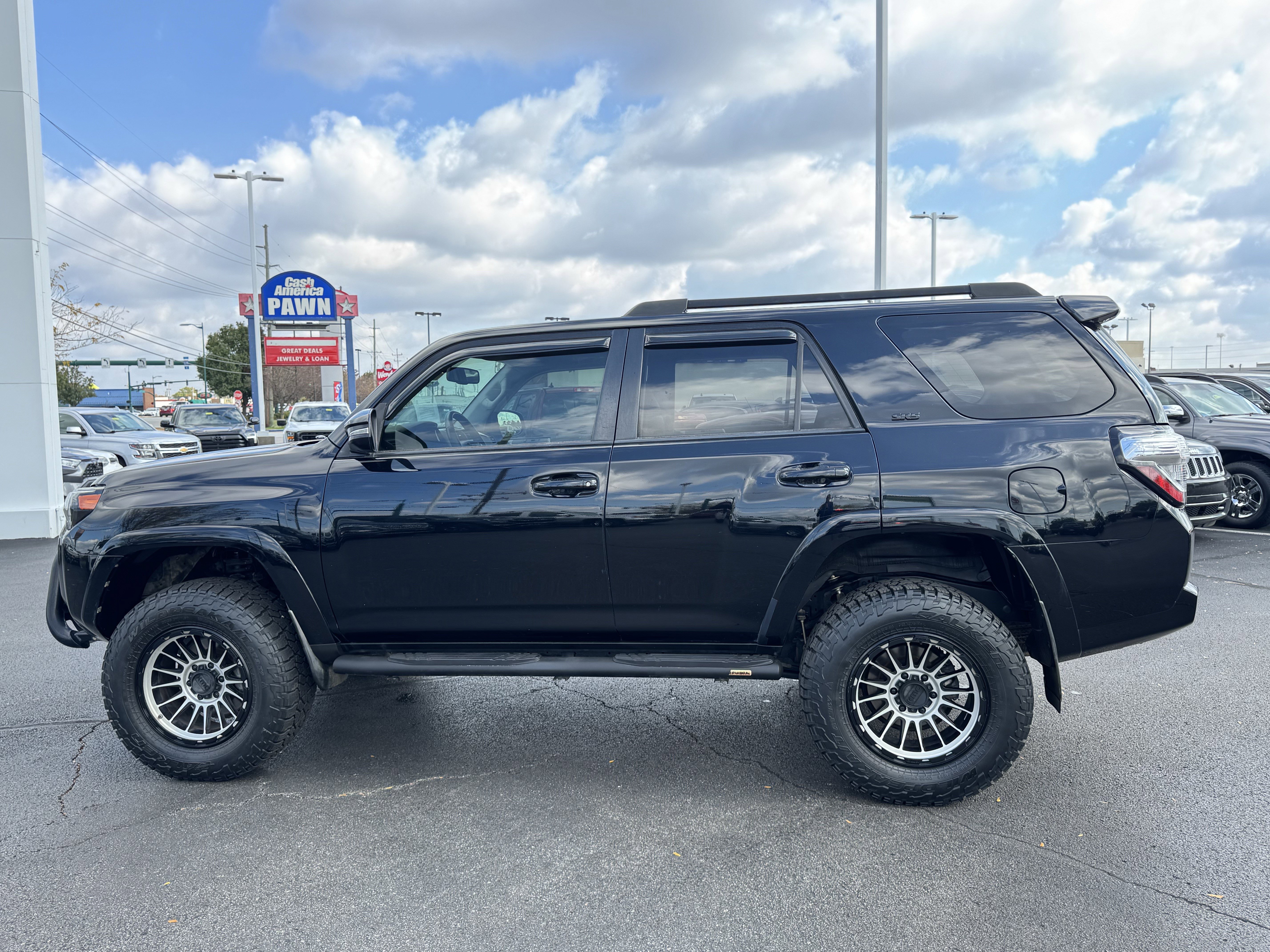 Used 2018 Toyota 4Runner SR5 Premium image 13