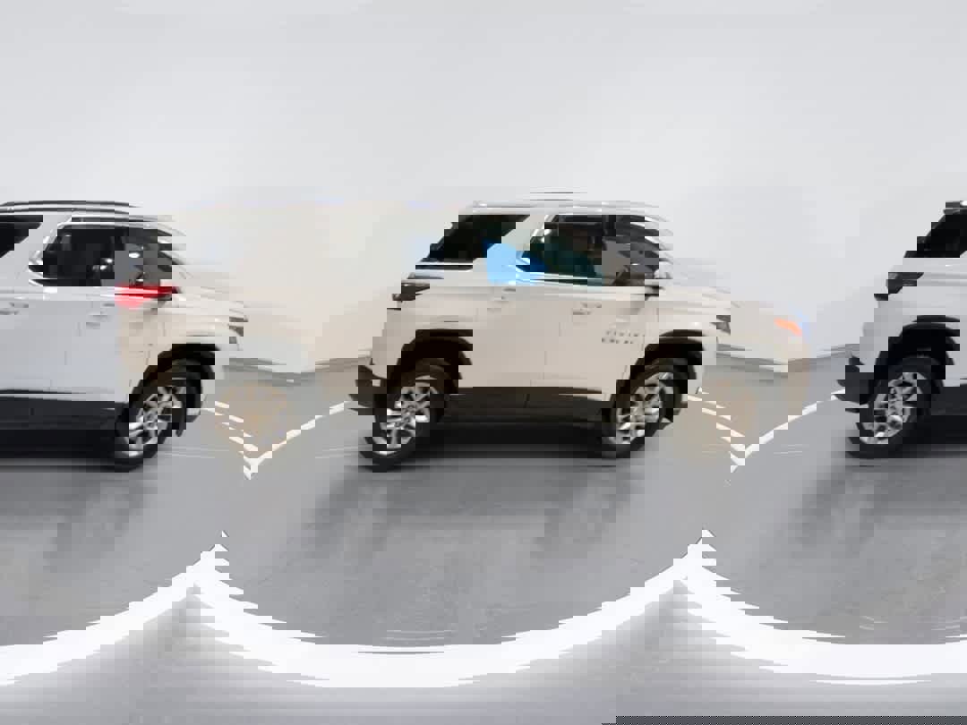 Used 2020 Chevrolet Traverse LT image 9