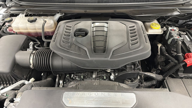 Used 2023 Jeep Wagoneer 4WD image 27