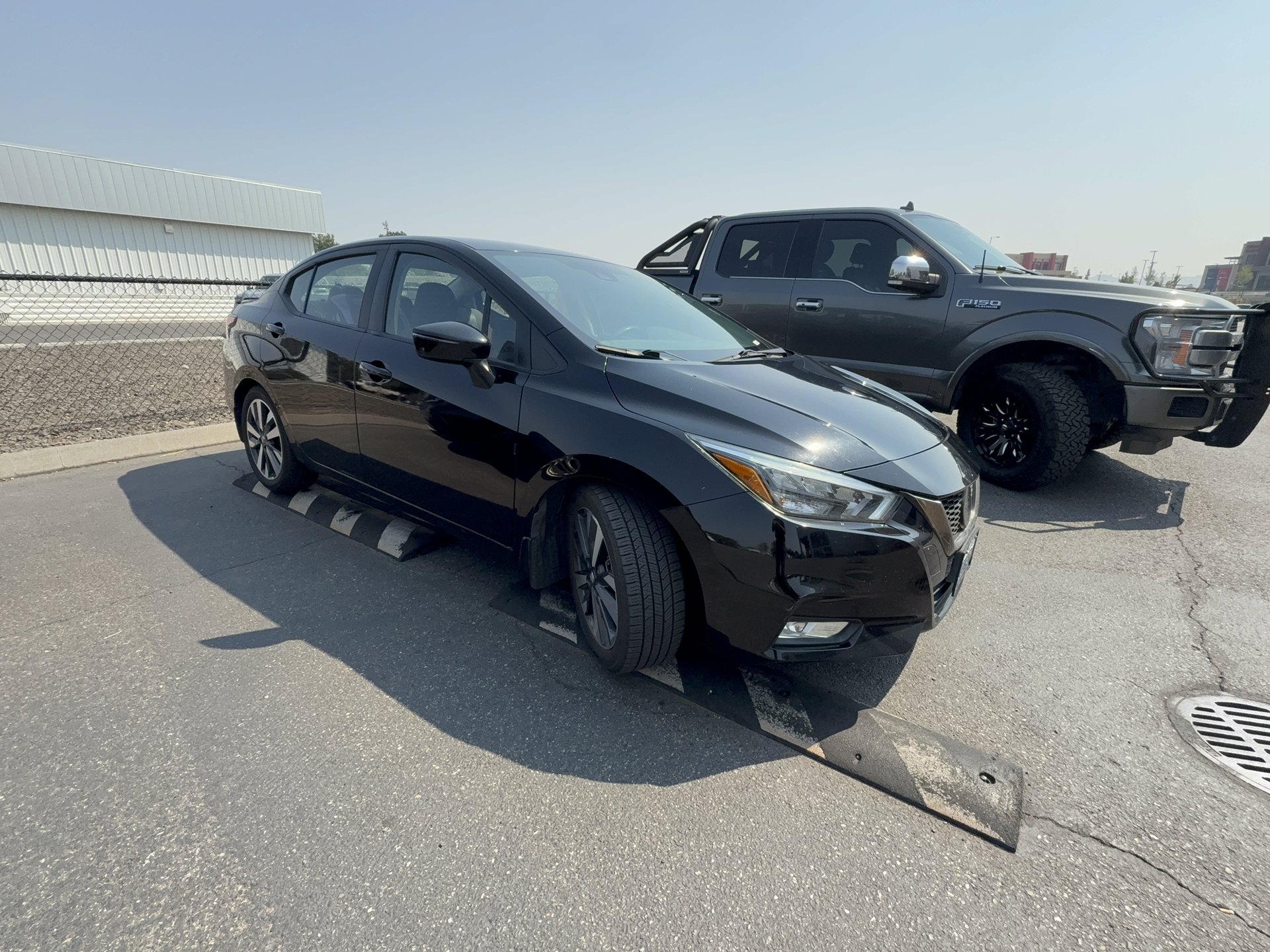 Used 2020 Nissan Versa SR FWD image 5