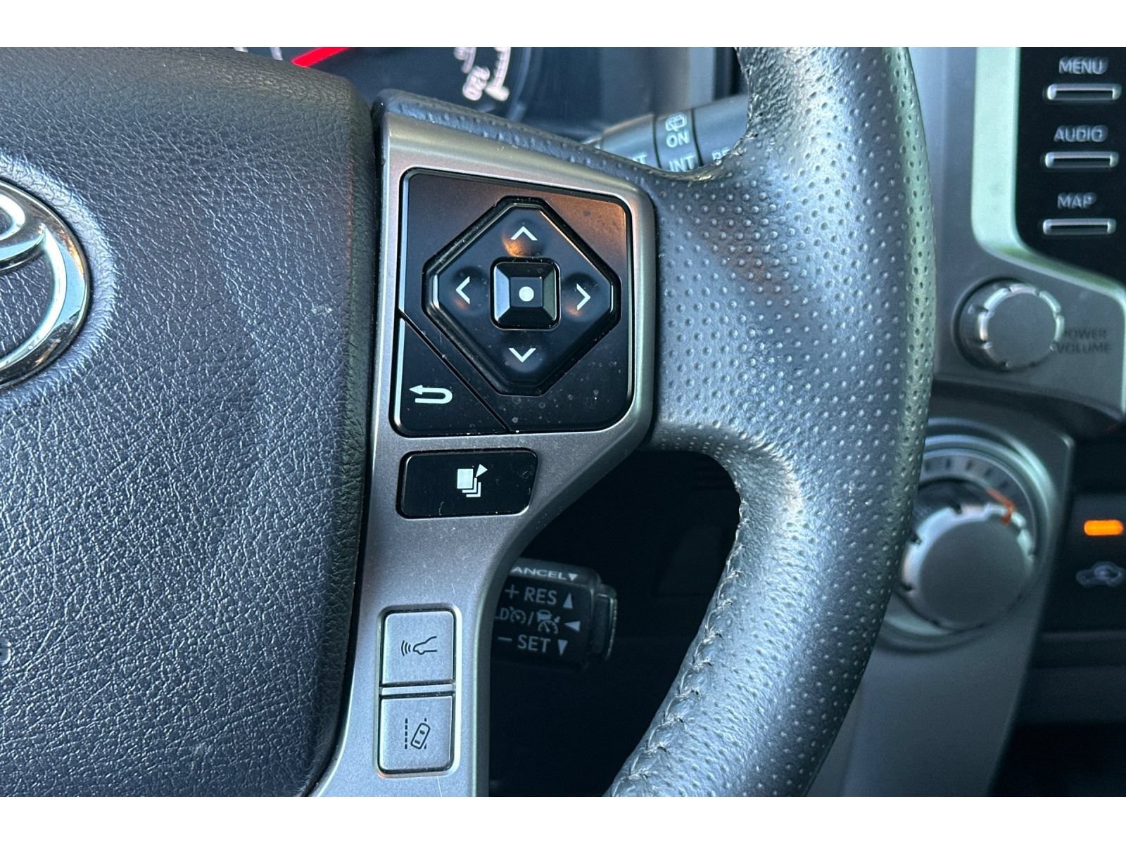 Used 2022 Toyota 4Runner SR5 Premium w/ Moonroof Package AWD/4WD image 30