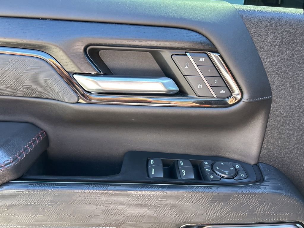Used 2024 GMC Sierra 2500 AT4X image 18