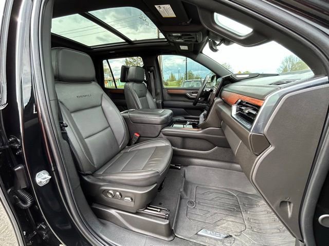 Used 2025 GMC Yukon Denali w/ Denali Reserve Package AWD/4WD image 40