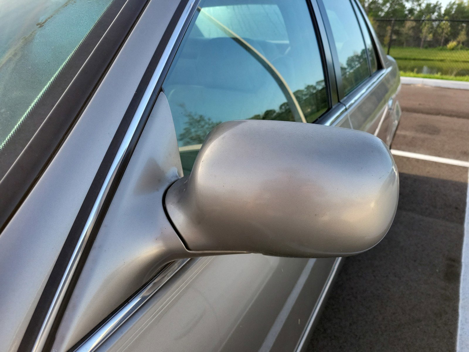 Used 2004 Cadillac De Ville w/ Equipment Group image 7