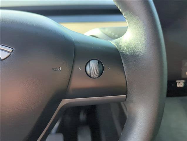 Used 2023 Tesla Model Y Long Range AWD/4WD image 16