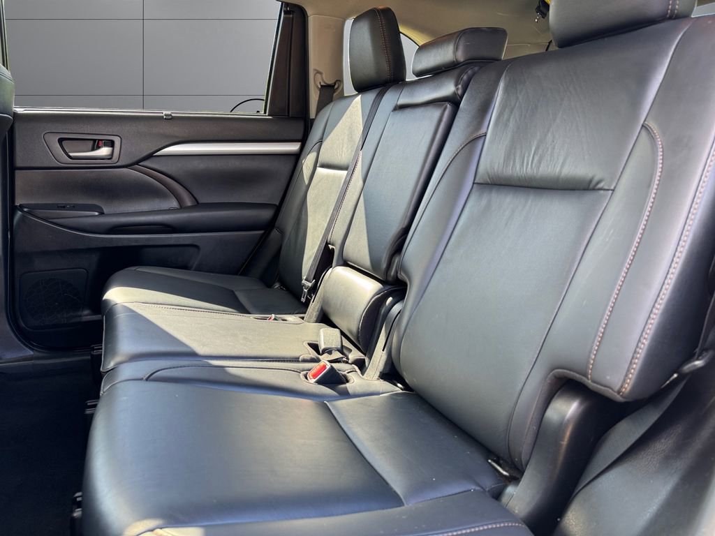 Certified 2019 Toyota Highlander XLE AWD/4WD image 18