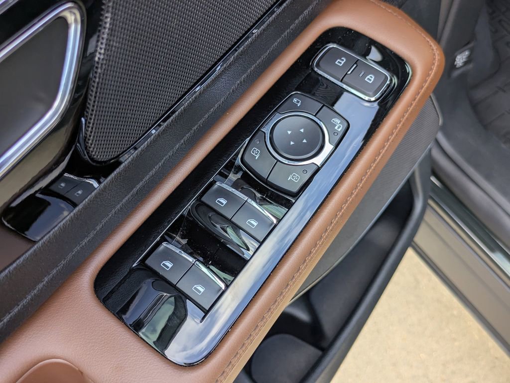 Used 2023 Lincoln Aviator Reserve w/ Equipment Group 201A image 9