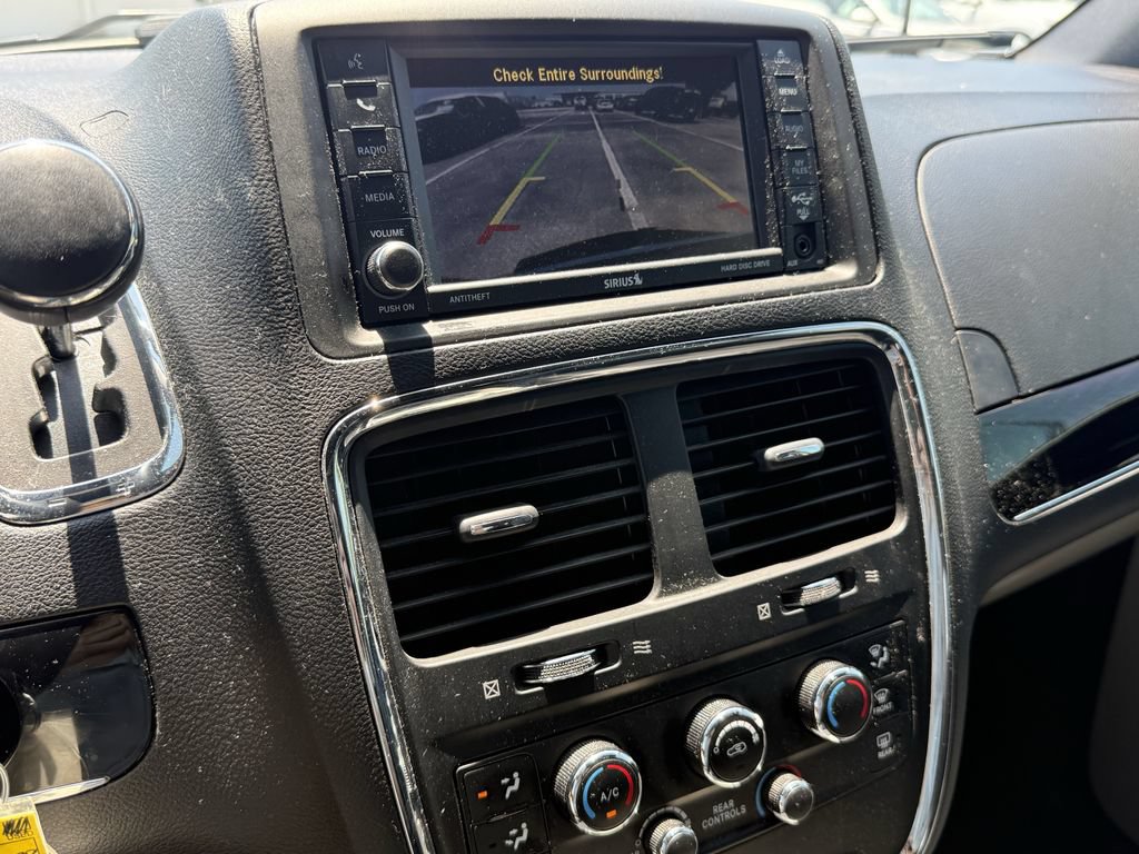 Used 2016 Dodge Grand Caravan SXT FWD image 22