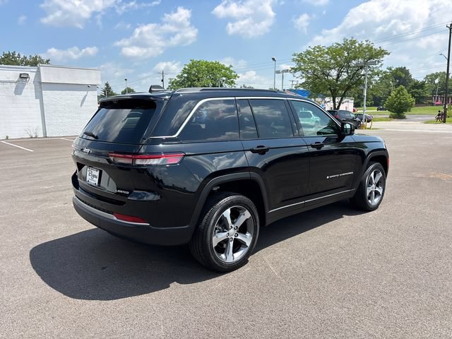 New 2026 Jeep Grand Cherokee Limited w/ Luxury Tech Group II AWD/4WD image 30