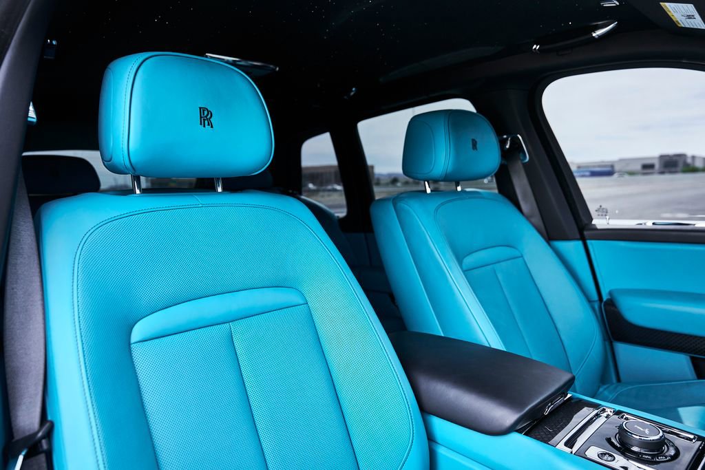 Used 2025 Rolls-Royce Cullinan Black Badge image 48