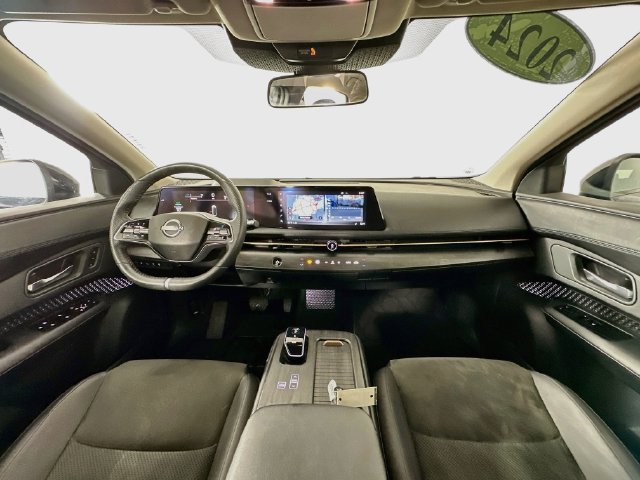 Used 2024 Nissan Ariya AWD image 3