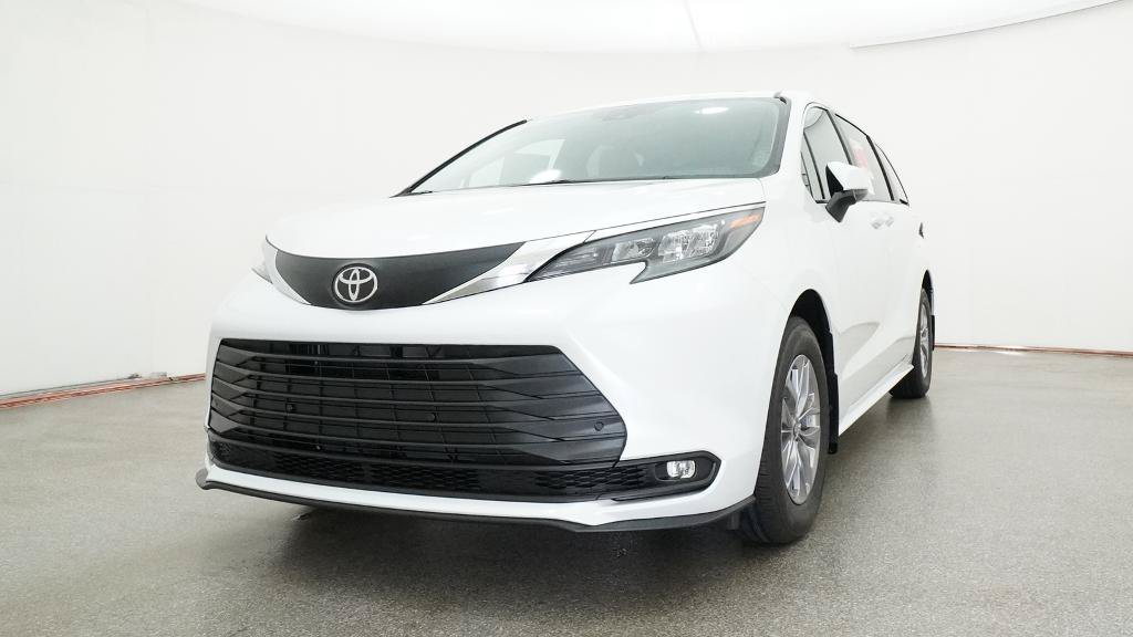 New 2026 Toyota Sienna XLE FWD image 19