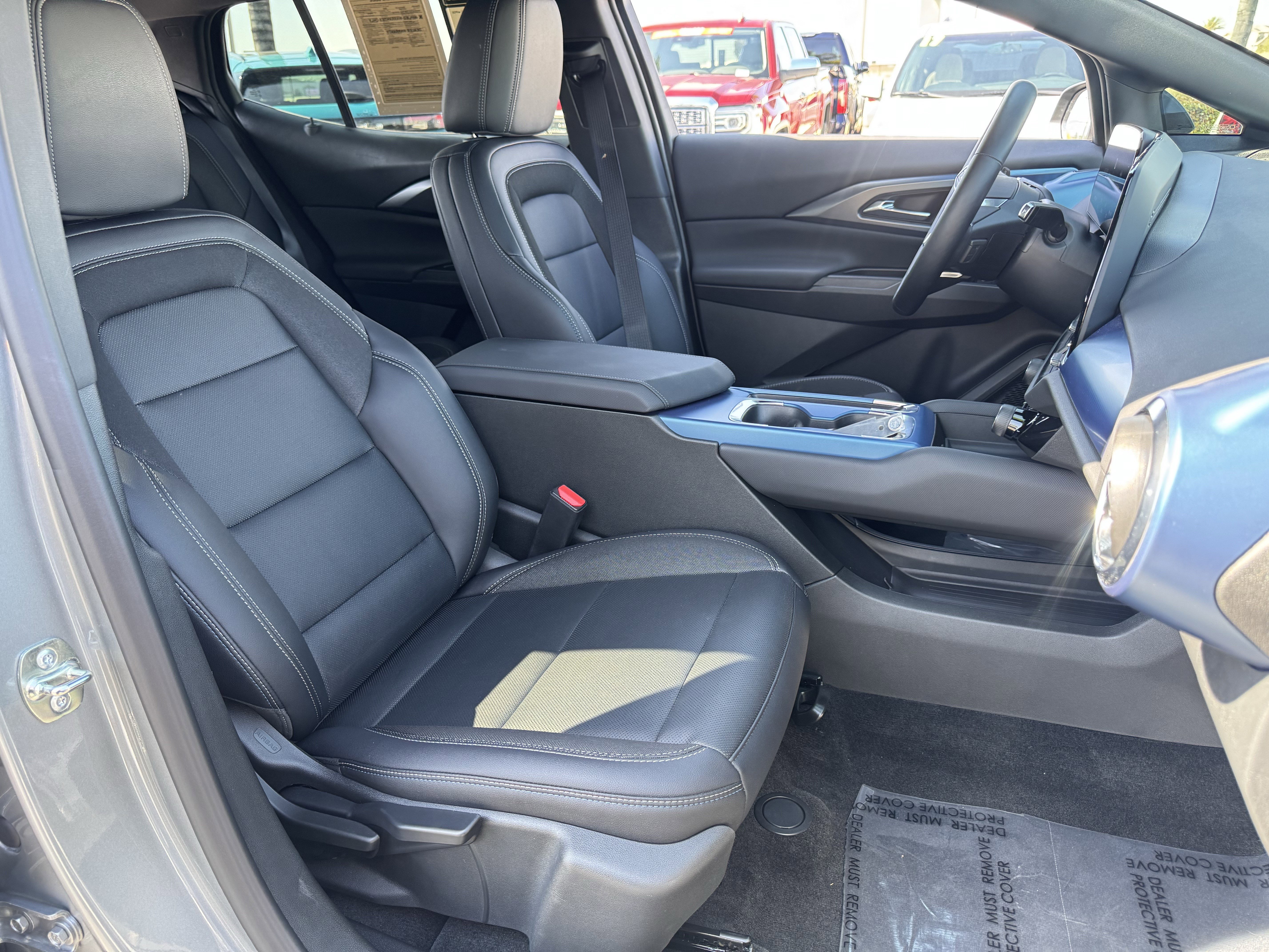 Used 2025 Chevrolet Equinox EV LT FWD image 34