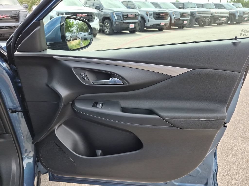 New 2026 Buick Envista Sport Touring FWD image 35
