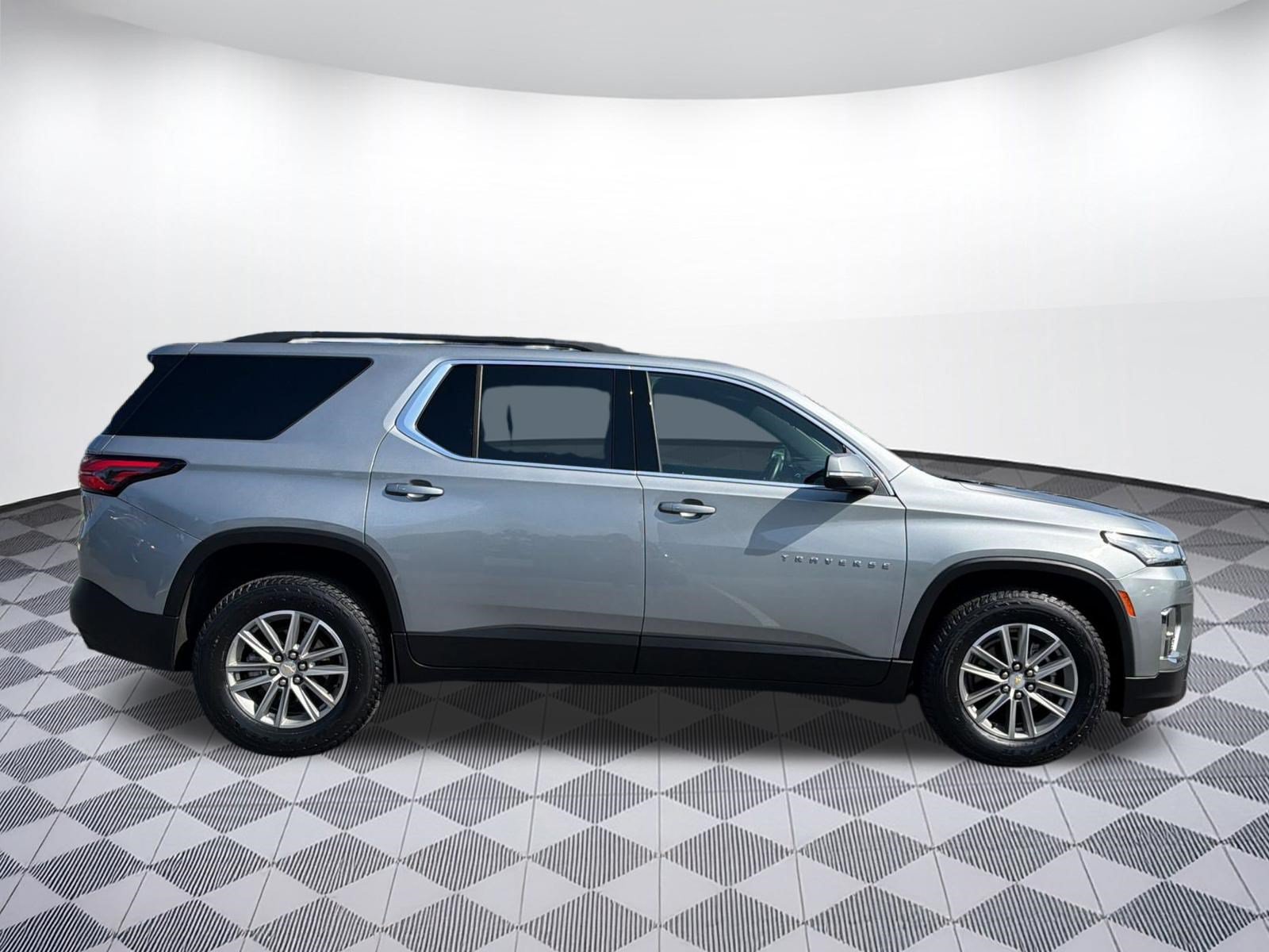 Used 2023 Chevrolet Traverse LT w/ LPO, Floor Liner Package AWD/4WD image 8