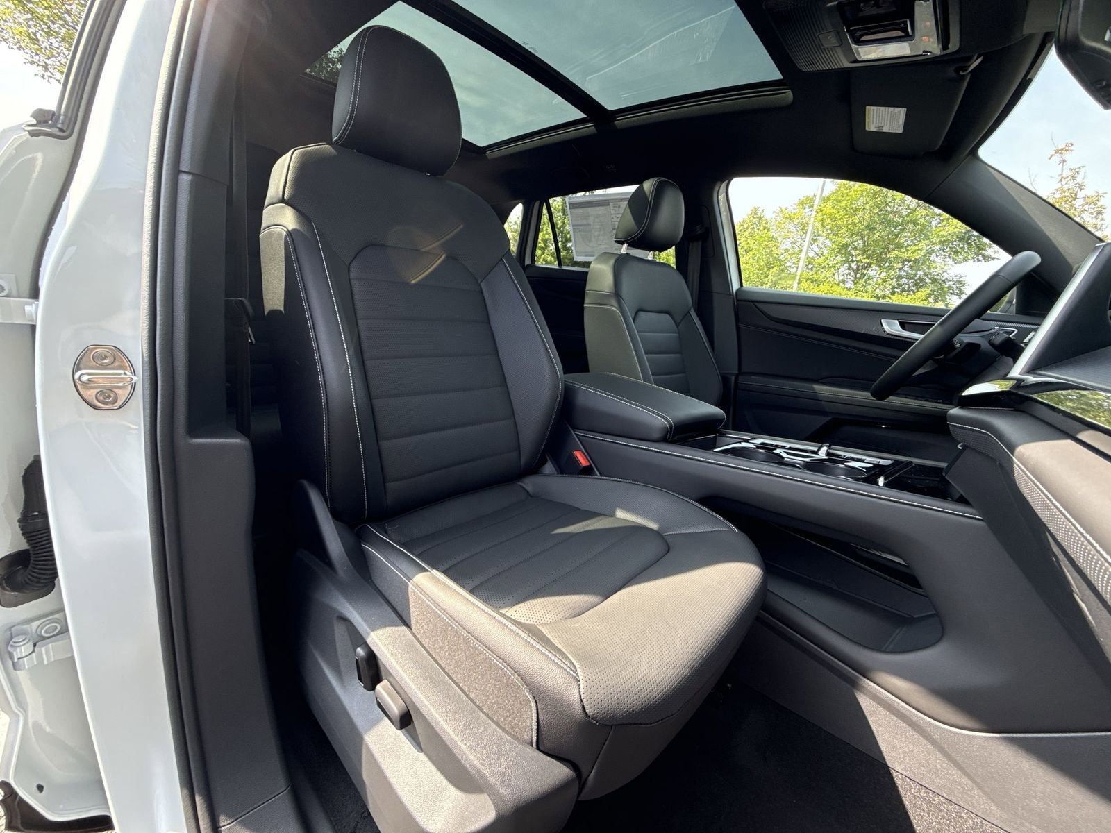 New 2025 Volkswagen Atlas Cross Sport SEL image 28