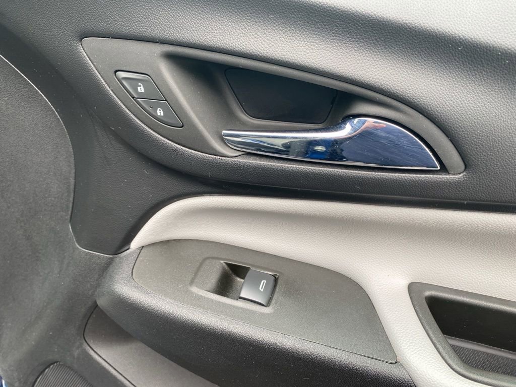 Used 2023 Chevrolet Equinox LS image 12